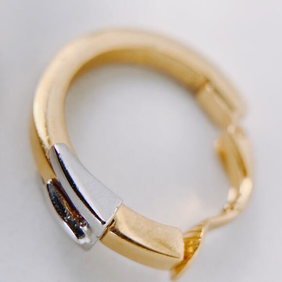 VTG Signed Trifari Gold Tone Hoop Earrings Clip On Mid Century 1960s Jewelry - Picture 5 of 11